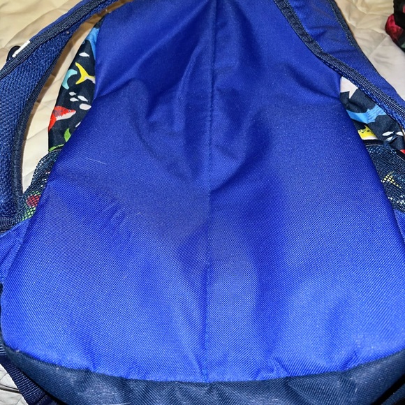 Tommy Bahama Shark Backpack - Picture 14 of 15